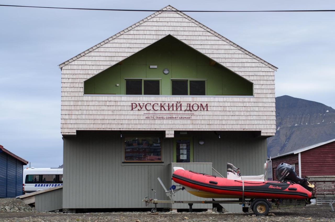 Russkiy Dom Longyearbyen Exterior foto